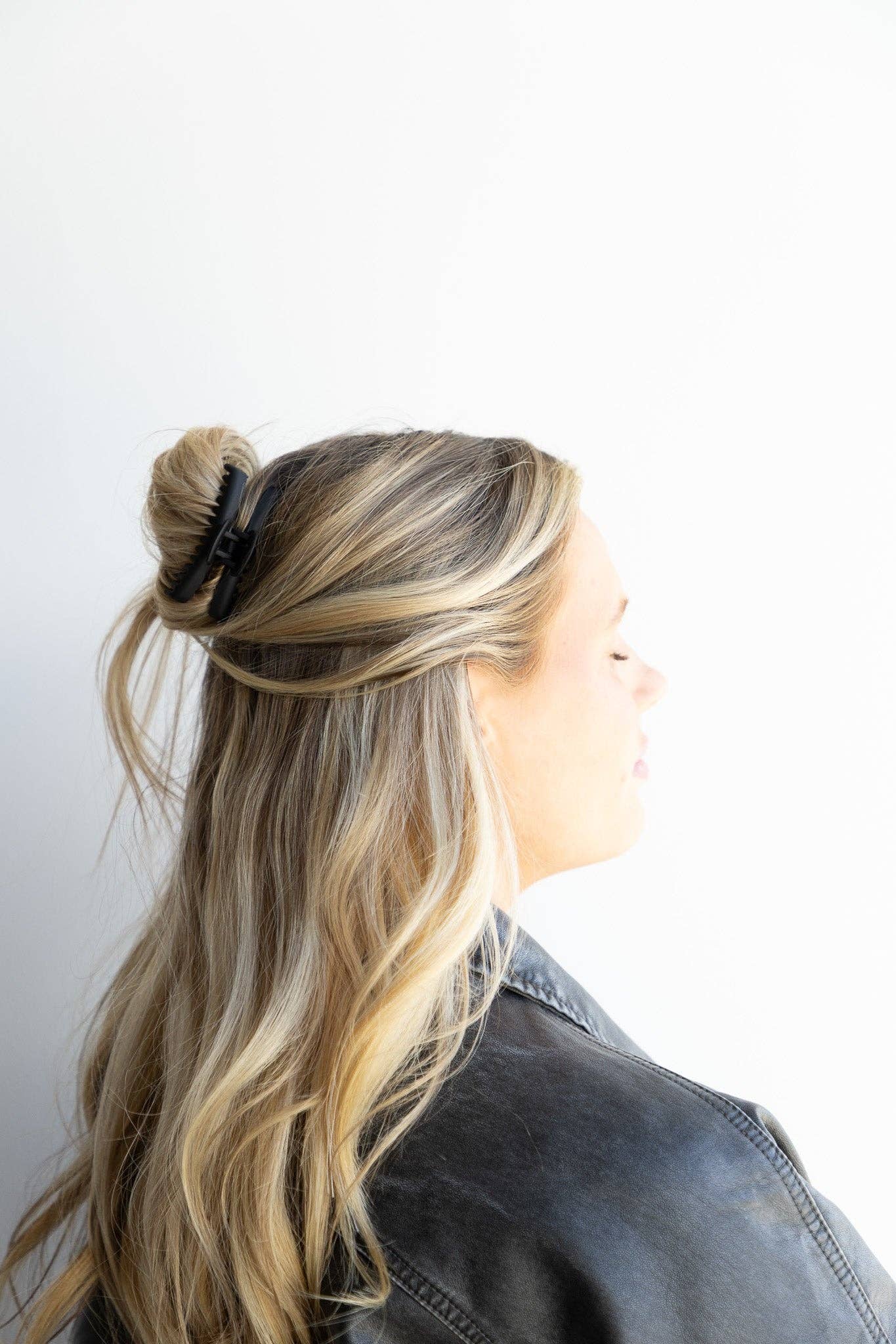 Matte Mini Hold Everything Claw Clip