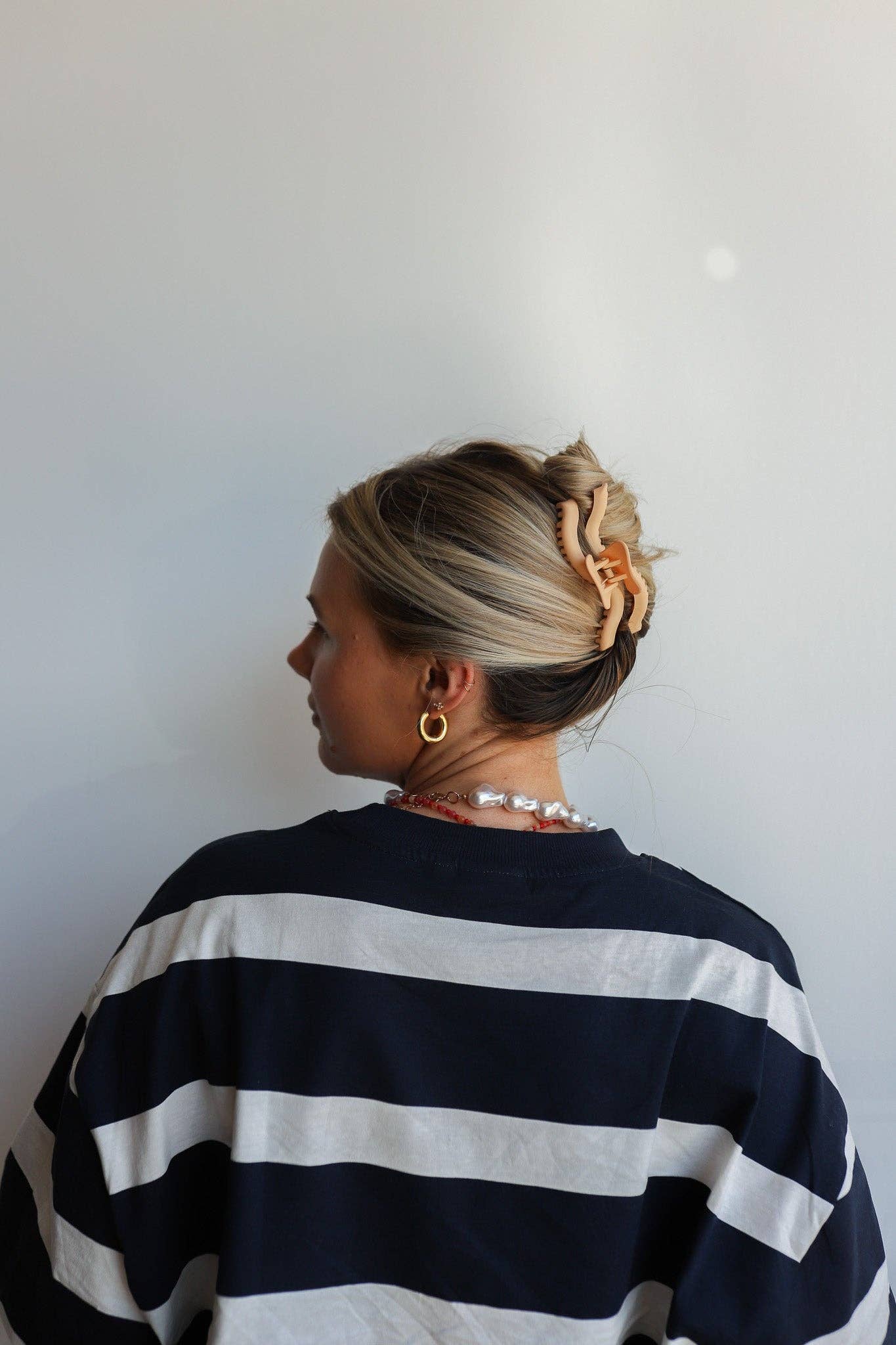 Kaxi Wavy Midi Hold Everything Claw