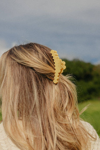 KAXI Scalloped Midi Hold Everything Claw Clip