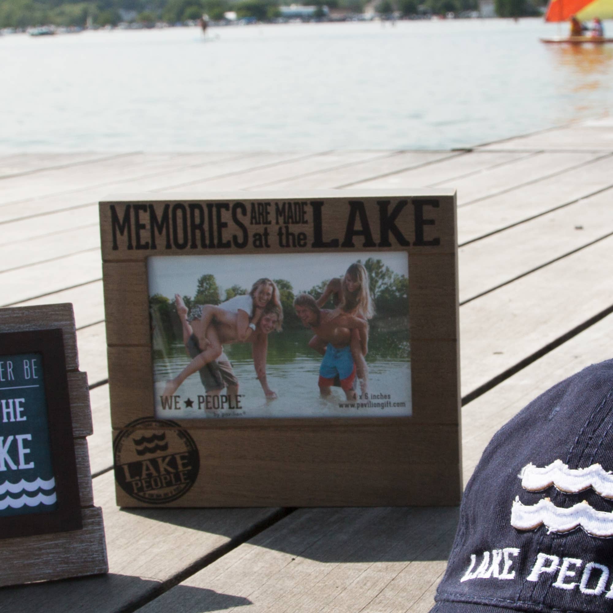 Rustic Lake People photo frame with Memories Are Made At The Lake sentiment holding a 4x6 photograph