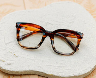Peepers Cleo oversized square reading glasses in Brown Ombre Horn featuring Blue Light Focus™ lenses and lightweight polycarbonate frames.